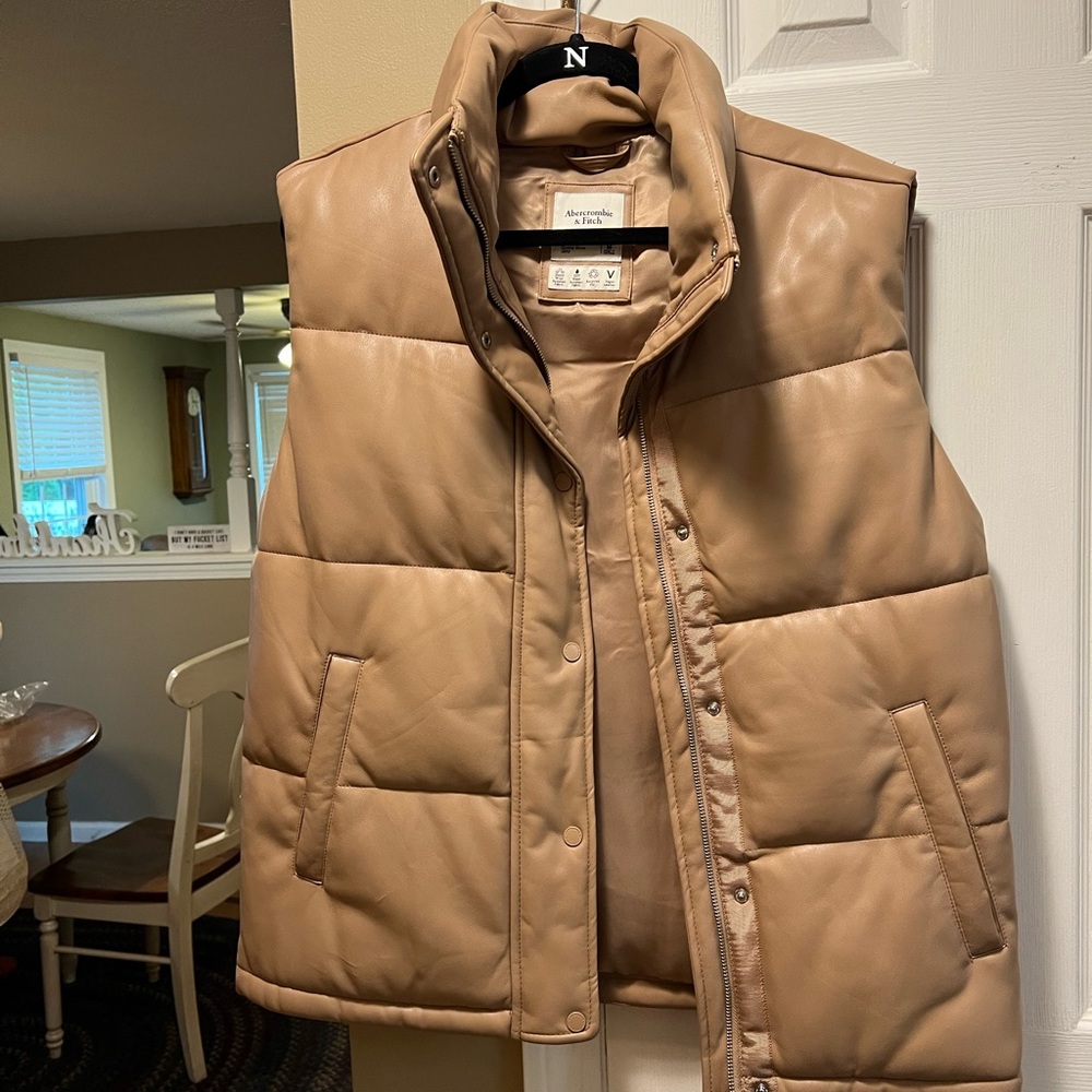 Abercrombie &Fitch vest